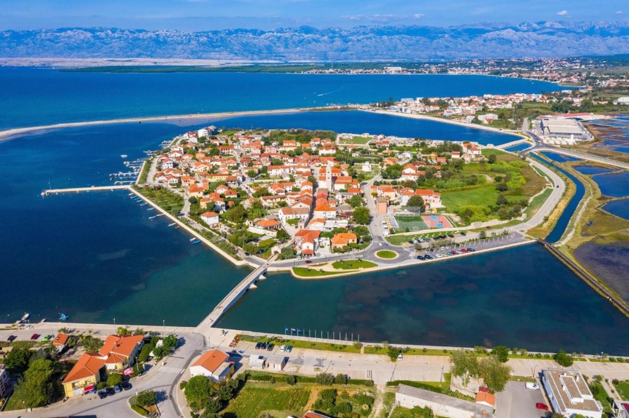 Apartments With A Parking Space Nin, Zadar - 10414 المظهر الخارجي الصورة