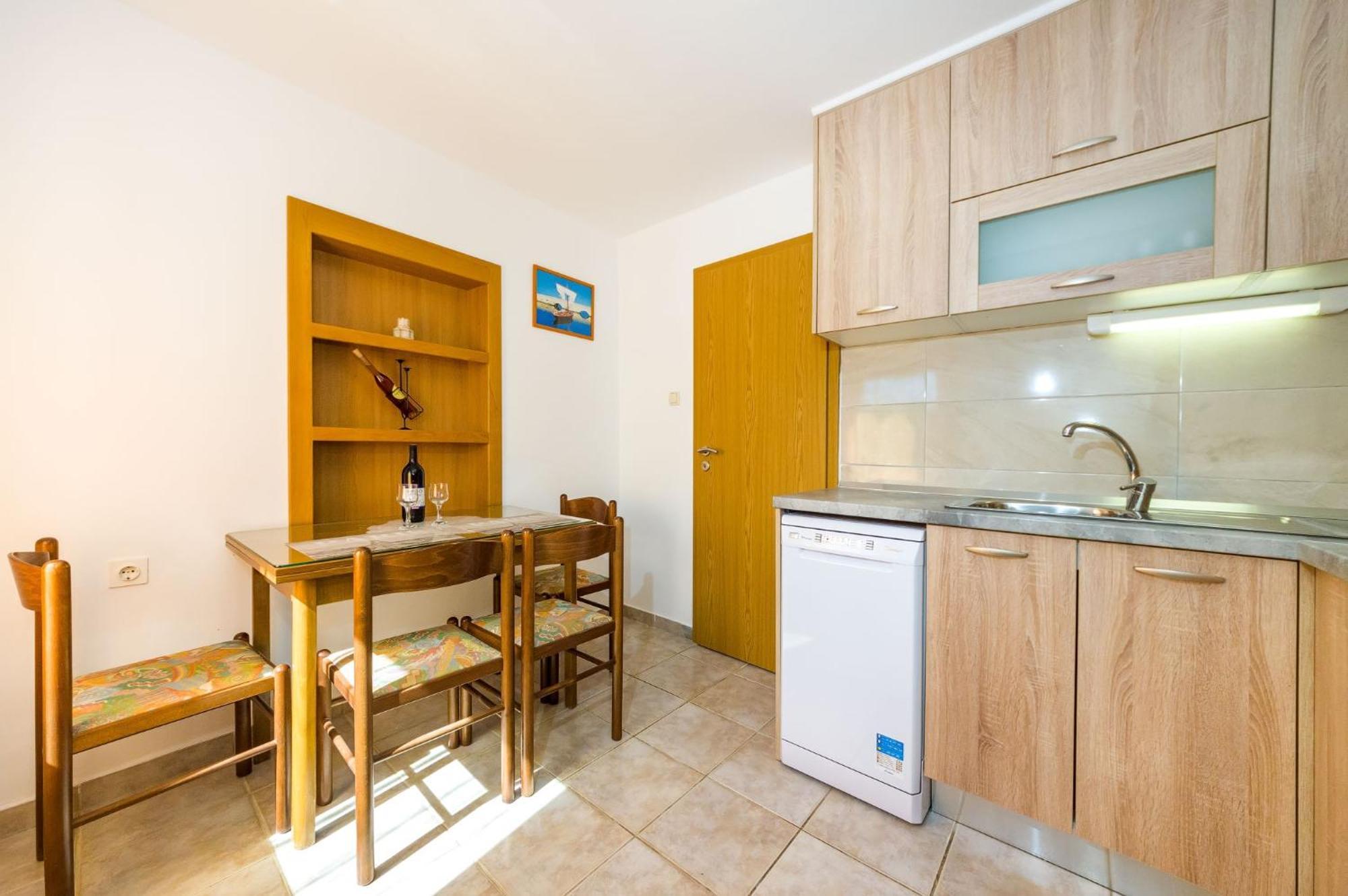 Apartments With A Parking Space Nin, Zadar - 10414 الغرفة الصورة